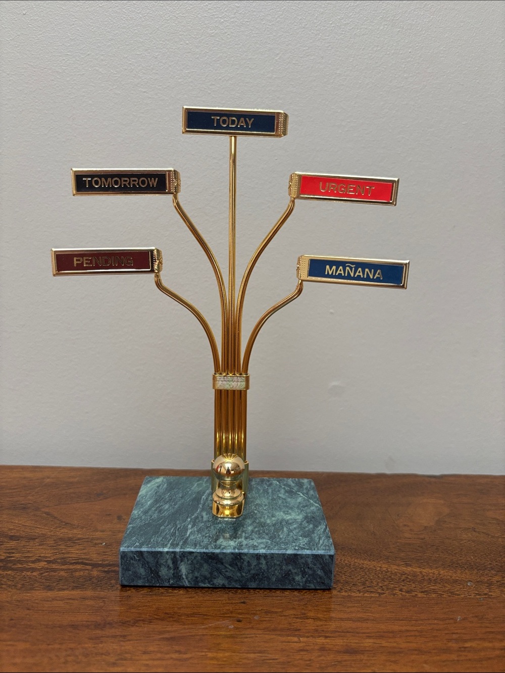 Desk Top Memo Organizer